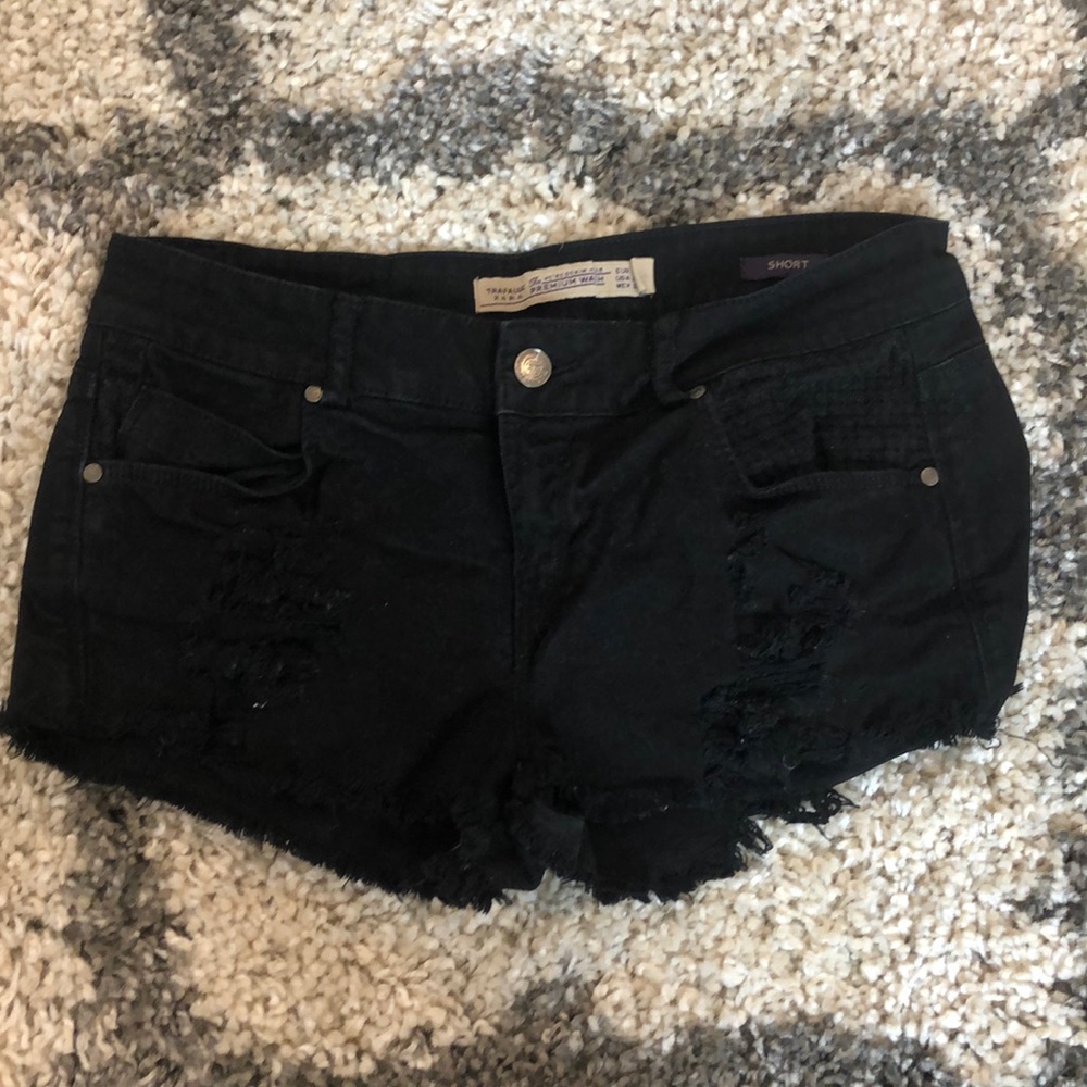 ZARA BLACK CUT OFF SHORTS